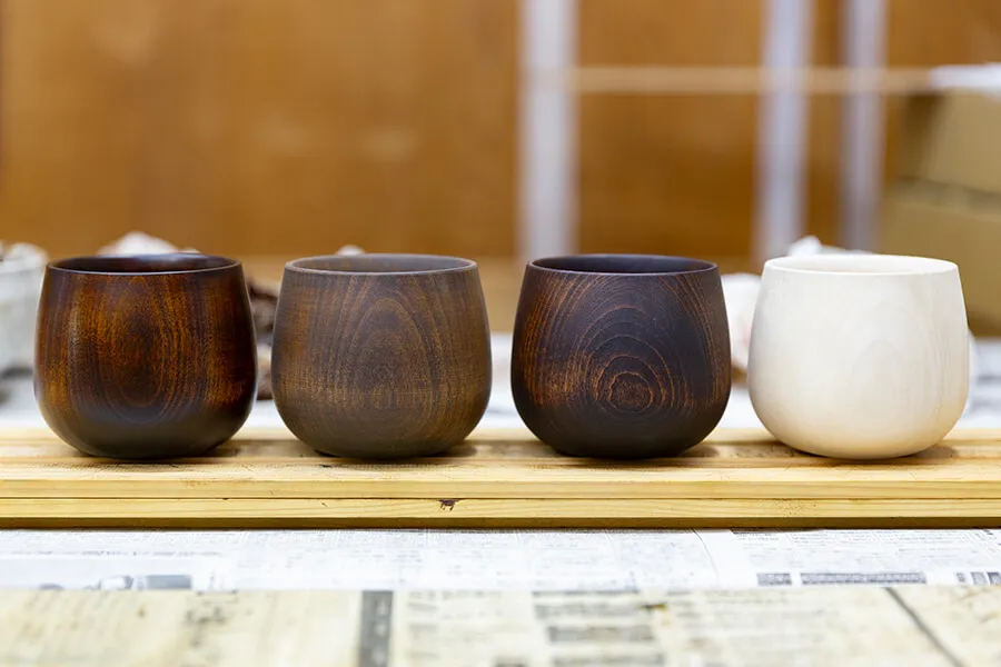 漆塗の作業風景