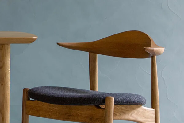 世界で最も長く椅子に座る日本人に。「2時間座り続けても心地よい